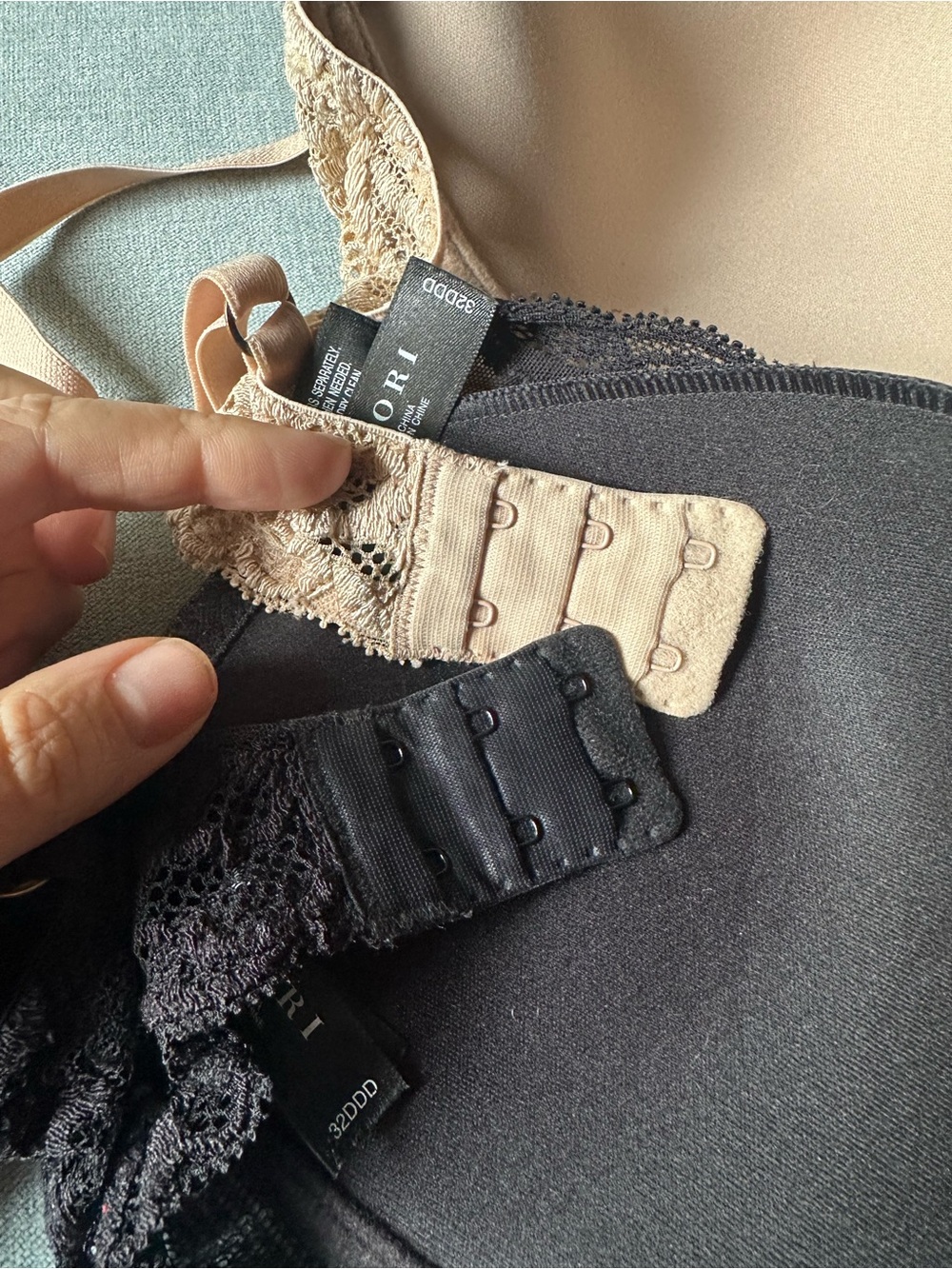 Natori feathers Bras - Black & Nude - Picture 5 of 5